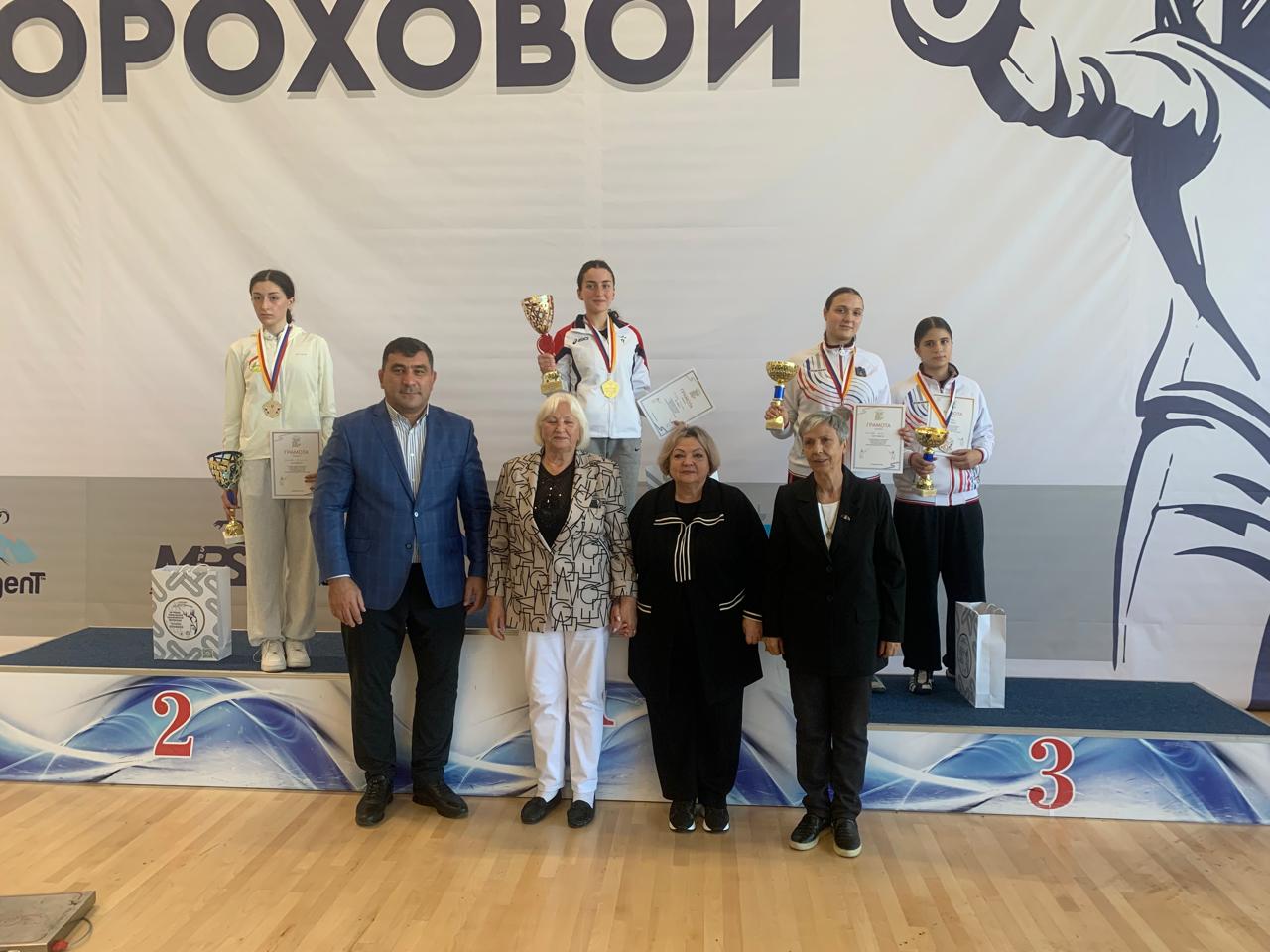 Бронзовые медали на VI Всероссийских спортивных соревнованиях по фехтованию среди юниорок до 21 года, на призы трёхкратной Олимпийской чемпионки Г.Е. Гороховой